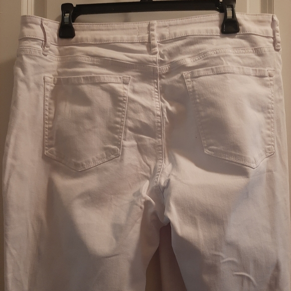 Jeans - Picture 3 of 3